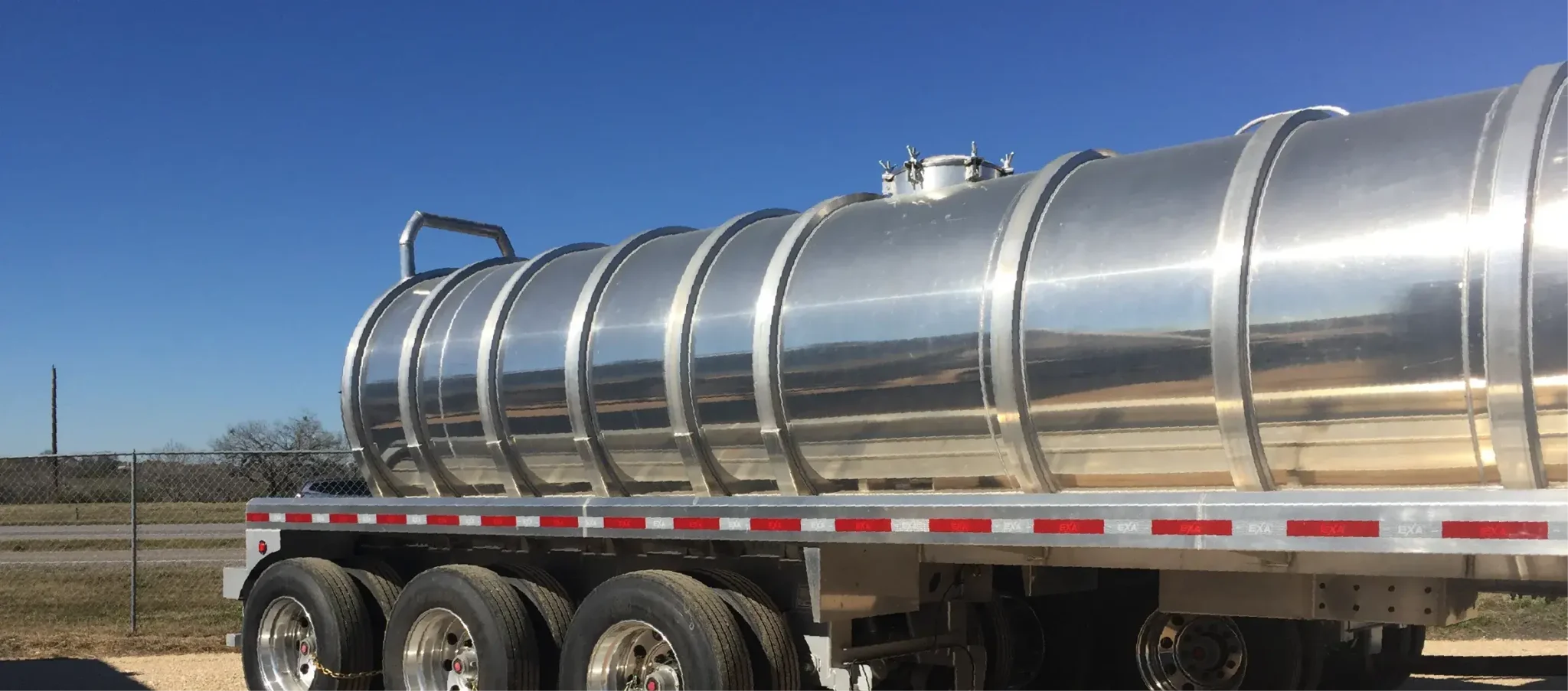 185 BBL vacuum trailer